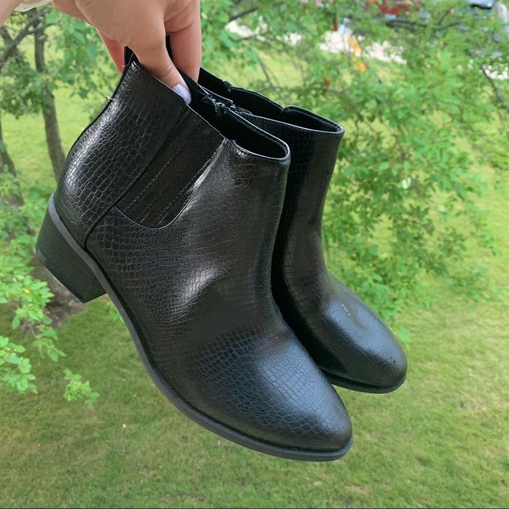 Snakeprint booties